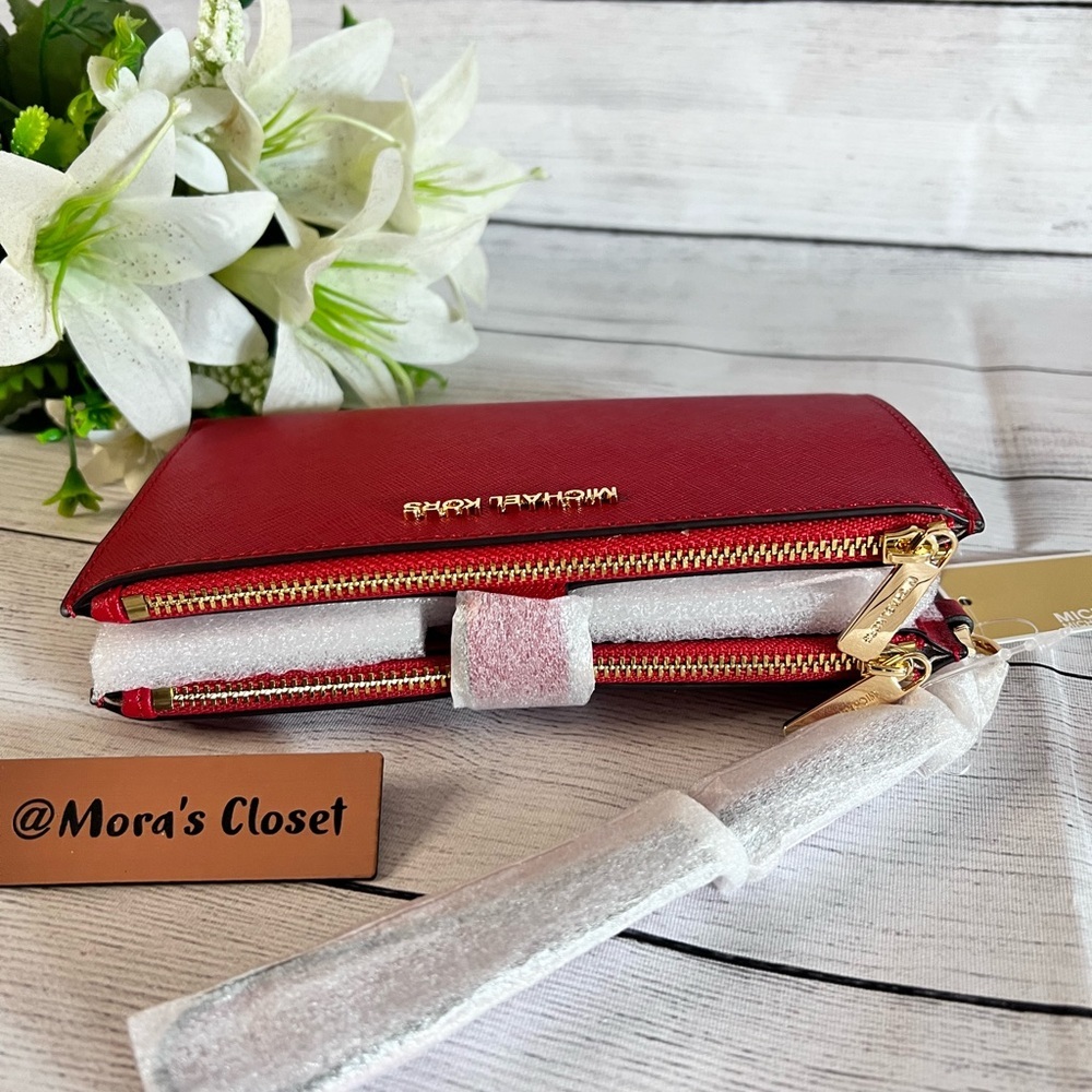 Michael Kors Wallet - Picture 6 of 8